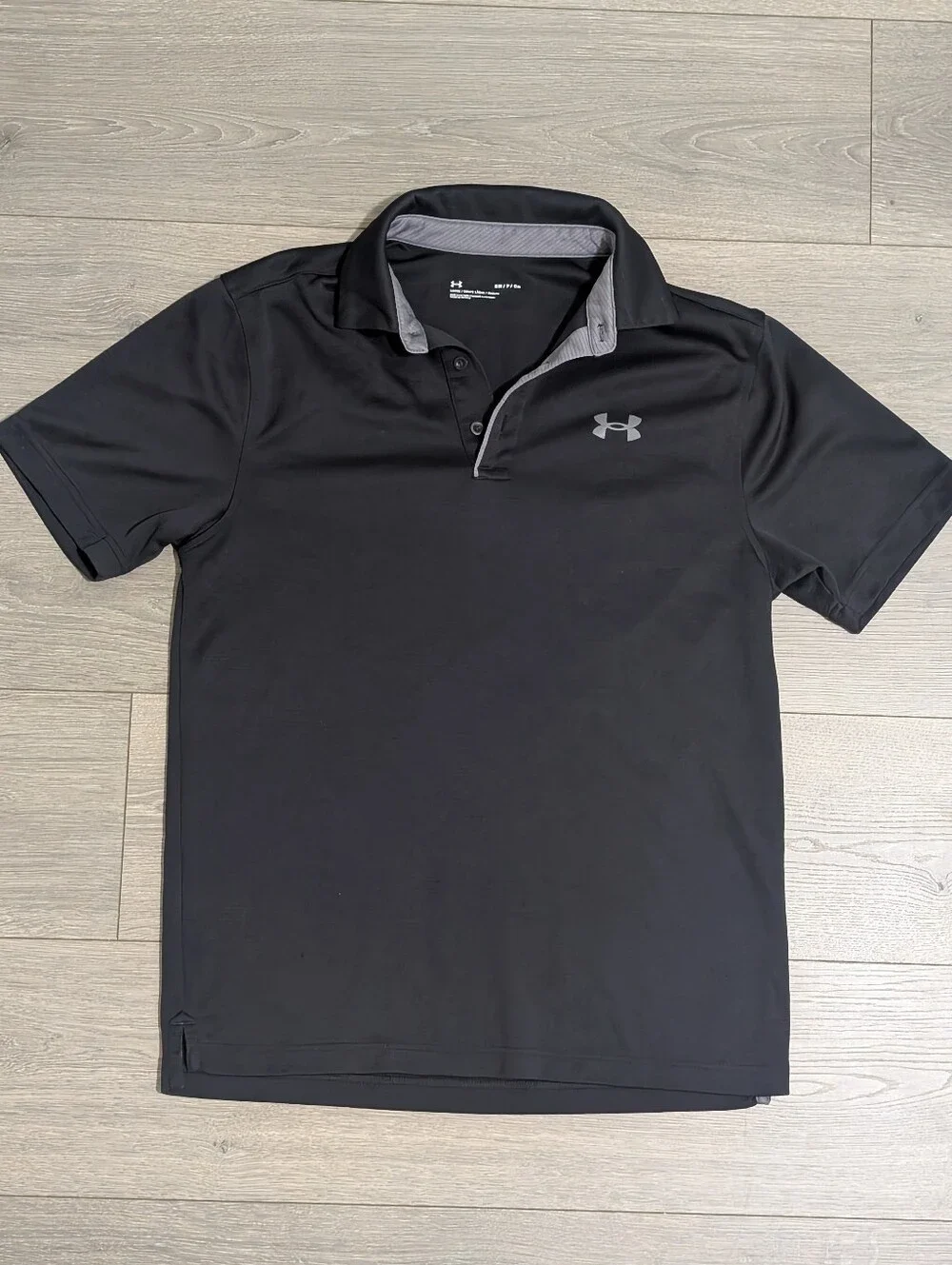 EUC•Under Armour Mens Performance Golf Tech Polo Black Loose Fit W/Subtle Logo•S